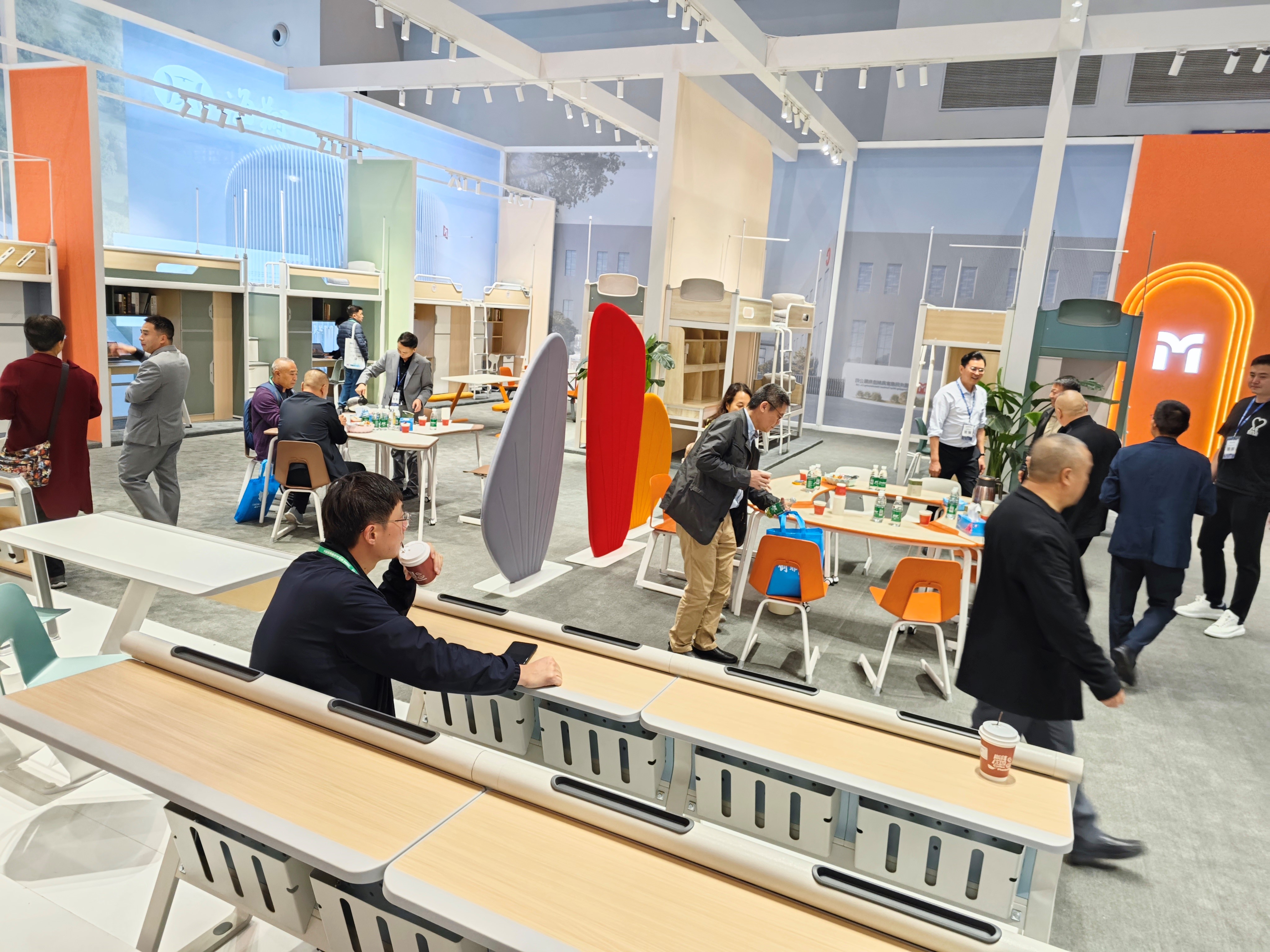 金沙8087家具&amp;高博会|惊艳亮相，，，，提倡校园生涯美学_金沙8087